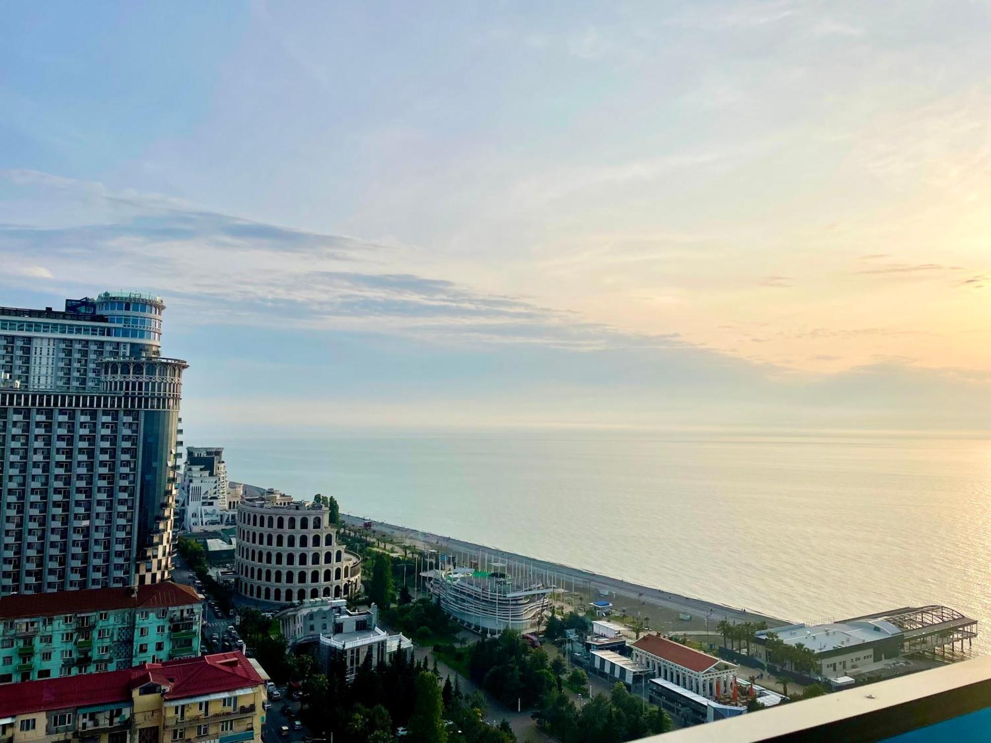 Sky Apartments Batumi Exterior photo
